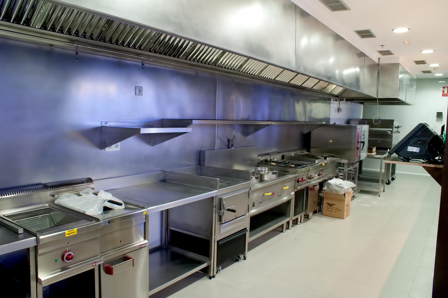 fotos-proyectos-obras-aceroinnova-cocinas-hosteleria-restauracion-instalaciones-montaje9