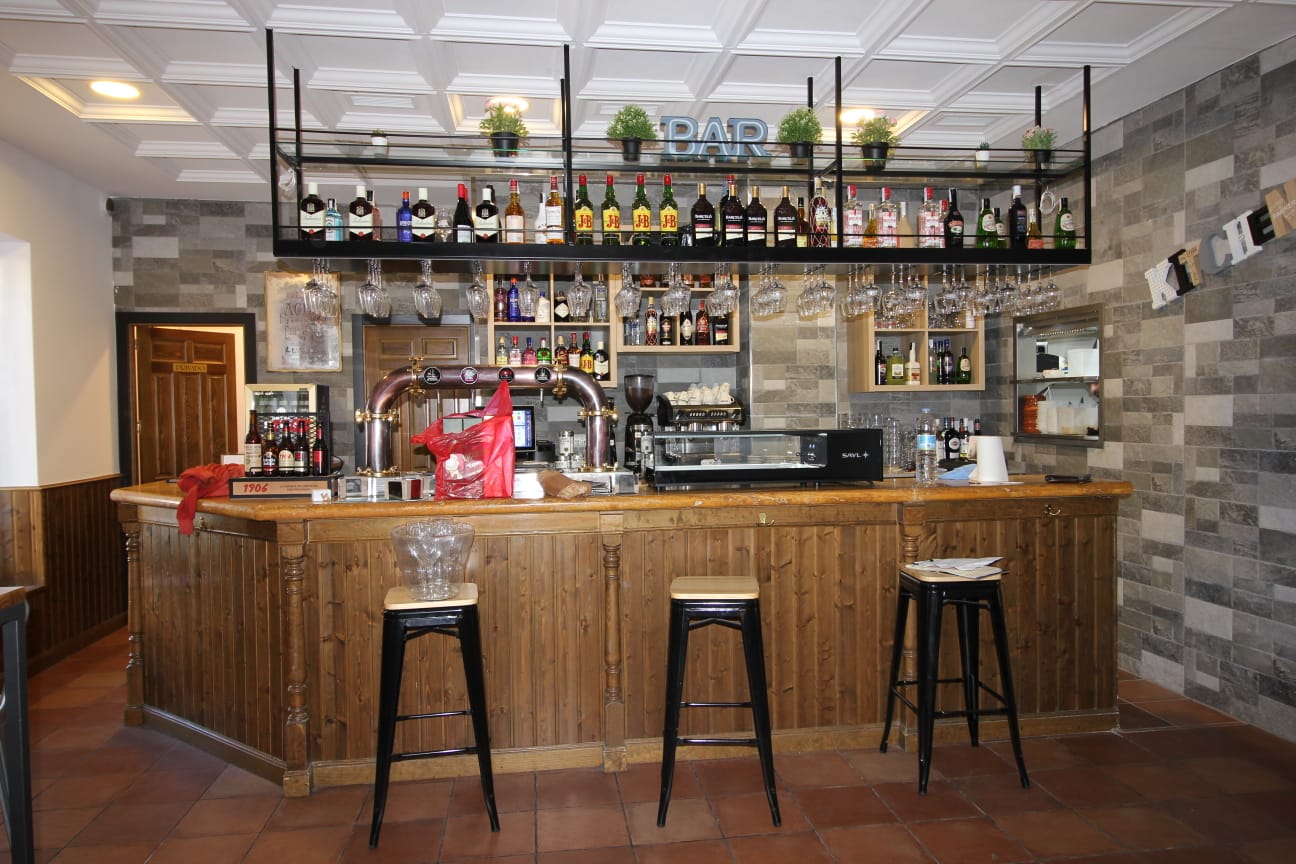 restaurante-yunke-proyectos-interiorismo-decoracion-madrid-barras-consultoria-consultores-implantacion-bares-horeca-hosteleria-cocinas-mobiliario-fabrica-presupuestos-precios-asesoramiento-salones-comedores-comunidad-madrid-presupuestos-precios-coste-construccion-diseño-economicos-baratos-reformas-rehabilitacion-acondicionamiento-zonas-ocio-cocteleria-barras-particulares-chalets-casas-fiestas-mobiliario-terraza-barras