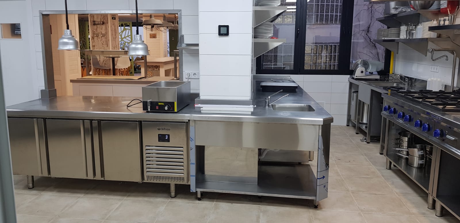 DISEÑO FABRICACION INSTALACION MONTAJE COCINAS ACERO INOX PARA COMEDORES DE EMPRESAS MADRID COCINAS MONOBLOCK MOBILIARIO ACERO INOXIDABLE FABRICA FABRICANTE ESPAÑA PRESUPUESTOS PRECIOS. ESPECIALISTAS EN LA REALIZACION DE COMEDORES DE EMPRESAS PRIVADAS O PÚBLICAS EN TODA ESPAÑA.