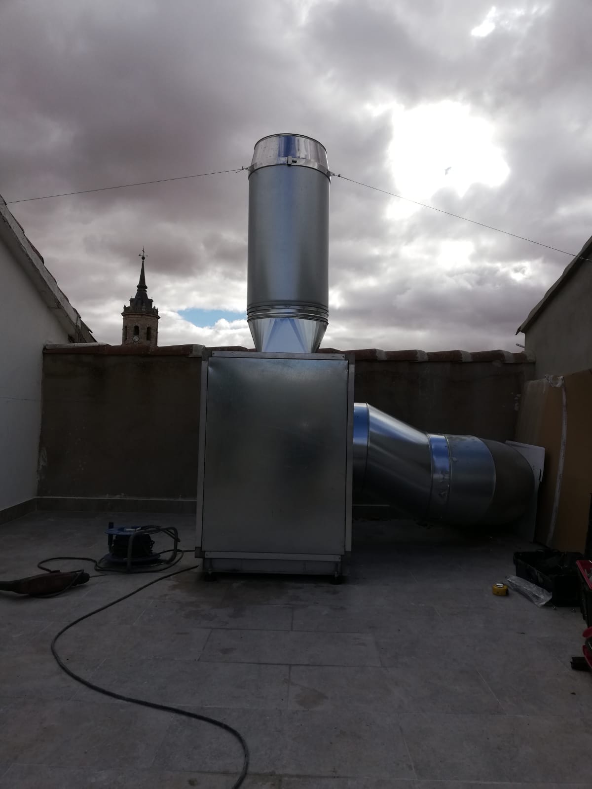 diseño-proyecto-escuela-de-hosteleria-de-Castilla-la-Mancha-Tembleque-Toledo-consultores-consultoria-decoracion-interiorismo-cocinas-monoblock-comedor-barra-restaurante-maquinaria-menaje precios presupuestos ofertas construcción reformas instalaciones 2019 extracción humos