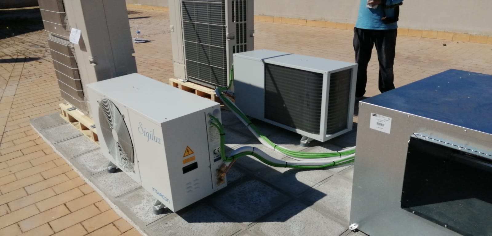 DISEÑO, FABRICACIÓN E INSTALACIÓN DE CÁMARAS DE FRÍO, REFRIGERACIÓN Y CONGELACIÓN CON ESTANTERÍA EN ACEROINOXIDABLE PARA DOMINOS PIZZA HUELVA. INSTALADORA INTEGRAL PARA EMPRESAS Y FRANQUICIAS DE HOSTELERÍA HORECA RESTAURACIÓN. Aceroinnova ha sido la empresa elegida por Dominos Pizza Huelva para el montaje de sus cámaras de frío, refrigeración y congelación con estanterías metálicas en aceroinoxidable acero inox. Ha sido un placer trabajar con una empresa de reconocido prestigio dentro de la hosteleria. Aceroinnova realiza todo tipo de trabajos e instalaciones para franquicias, tanto para franquiciadores como franquiciados, aportando toda nuestra experiencia como empresa instaladora de mobiliario, maquinaria y todo tipo de instalaciones para la hosteleria, restauración, horeca en toda España. Consulte su presupuesto sin compromiso, somos profesionales de prestigio dentro del sector.