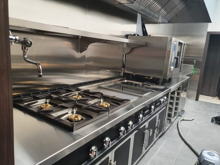 INSTALACIÓN DE COCINA INDUSTRIAL PROFESIONAL PERSONALIZADA CON TODO
