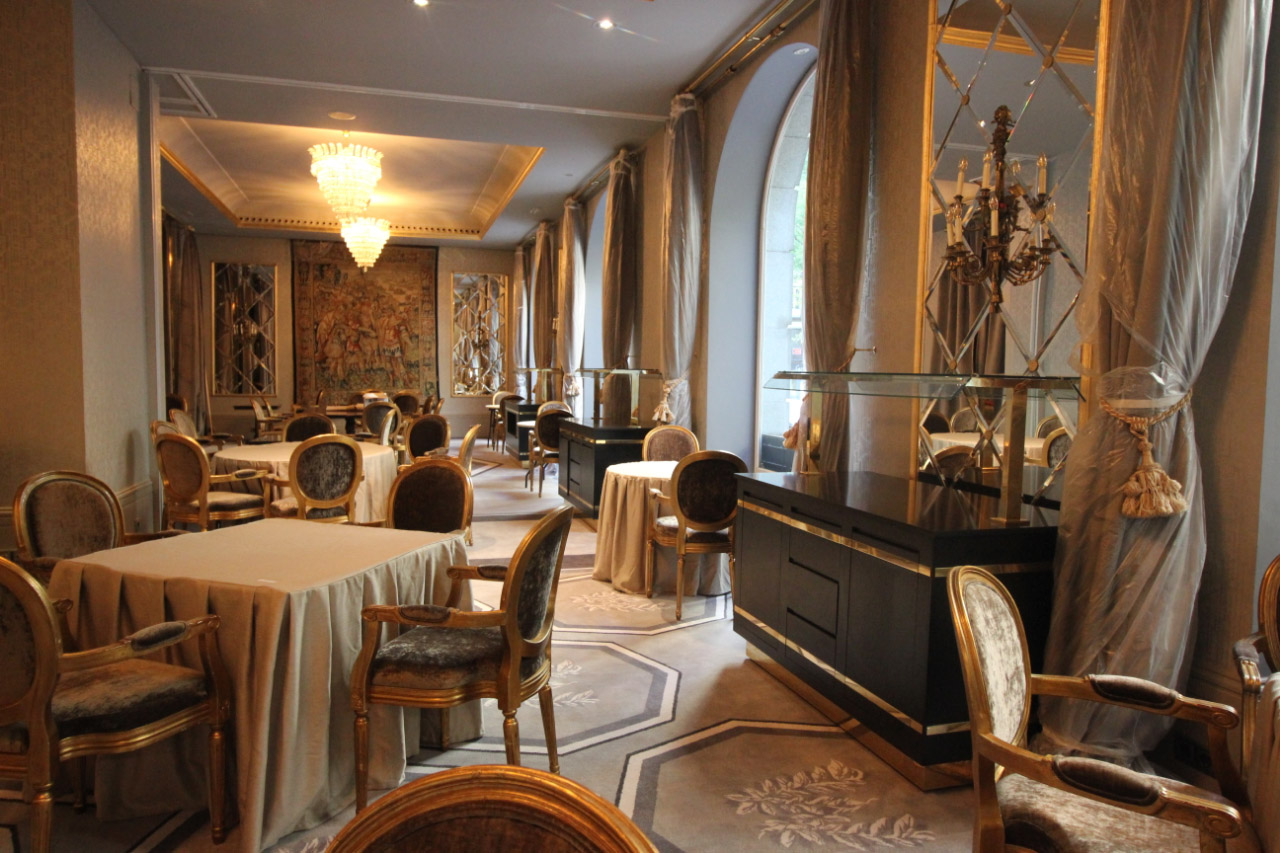 DISEÑO FABRICACIÓN MONTAJE INSTALACIÓN PROYECTO INTEGRAL DE BUFFET BUFÉ PREMIUM LUJO DEL EXCLUSIVO HOTEL WELLINGTON 5 ESTRELLAS SUPERIOR. INSTALADORES DE MOBILIARIO Y MAQUINARIA A MEDIDA COMEDORES Y COCINAS PARA HOSTELERIA HORECA. Aceroinnova ha sido la empresa elegida para la realización del diseño fabricación montaje e instalación de un mobiliario exclusivo de lujo, para el servicio de buffet bufé del Hotel Wellington, un hotel de 5 estrellas situado en Madrid. Aceroinnova es un empresas especializada en diseño de mobiliario y maquinaria para proyectos de prestigio lujo premium de hostelería en el que imagen y acabados sean exquisitos. En Aceroinnova somos instaladores de mobiliario y maquinaria a medida para comedores y cocinas de hosteleria horeca hoteles restaurantes bares etc. ………………….. Instalacion mobiliario lujo premium exclusivo para hosteleria horeca hoteles restaurantes catering buffets bufés Fabricantes mobiliario exclusivo para bufés buffets de hoteles, comedores empresa y restaurantes. Proyectos hosteleria horeca lujo premium exclusivos Diseño Instalación de muebles maquinaria para comedores y cocinas de hoteles restaurantes bares y particulares