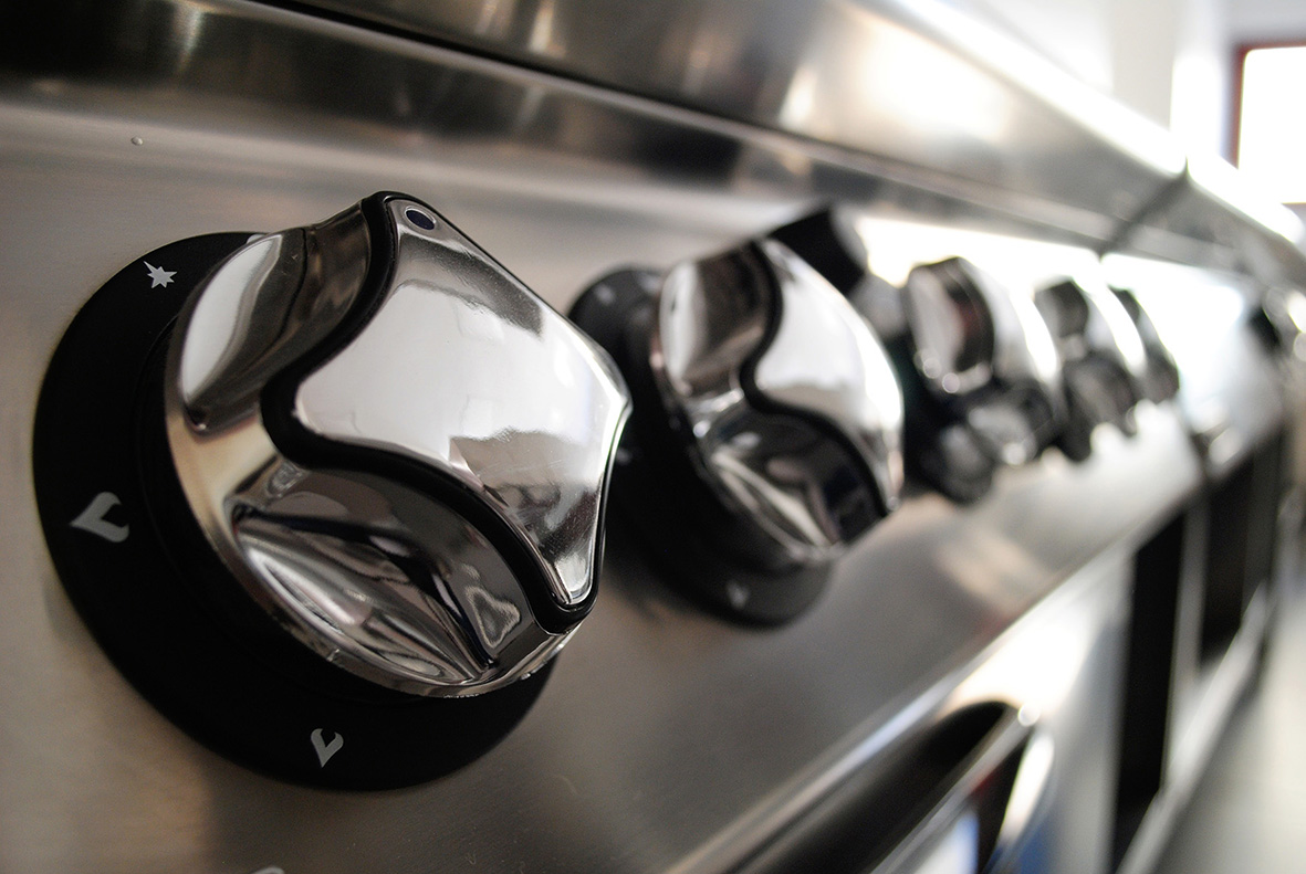 Aceroinnova ha sido la empresa elegida para llevar a cabo el proyecto para la fabricación e instalación de una cocina monoblock profesional industrial a medida con todo el mobiliario en acero inoxidable complementario y todo tipo de maquinaria exclusiva para del comedor del parque de bomberos de León. En nuestra fábrica hemos realizado el diseño y fabricación de todo el mobiliario modular en acero inox, maquinaria accesoria auxiliar y la cocina en acero inoxidable, para posteriormente realizar la instalación, montaje de todo in situ. Aceroinnova también está especializada en proyectos integrales para hosteleria, restaurante, hoteles, comedores públicos o privados de empresas, pero también dispone de una área para hogares particulares que buscan proyectos realmente novedosos y con materiales de alta calidad, ya sea para la maquinaria, cocinas, electrodomésticos profesionales e implementando soluciones novedosas y de calidad para el uso diario de dichas cocinas de hogares en urbanizaciones de lujo premium. #CocinasComedoresPúblicos #CocinasComedoresEmpresas #FabricantesCocinasMonoblockIndustriales #CocinasRestaurantes #CocinasModularesHostelería #CocinasMonoblock #FabricantesCocinasRestaurantes #ProyectosEmpresasHostelería #ProyectosNegociosHoreca #ReformasCocinasRestaurantes #MobiliarioAceroInoxidable #CocinasMonoblock #CocinasLujo #CocinasPremium #FabricanteCocinas #MobiliarioAceroInoxidable #ProyectosIntegralesHosteleria #CocinasProfesionalesMonoblockIndustriales #ReformasRestaurantesMadrid #MobiliarioMaquinariaAceroInoxidableaMedida #MobiliarioCocinasDiseñoInteriorismo #ImplantaciónAsesoramientoPuestaMarchaRestaurantesBares #InteriorismoDiseñoHorecaHosteleriaRestauraciónMadrid #CocinasMonoblock #CocinasMonblocMadrid #FabricantesCocinasModularesMonoblockMadrid #CocinasHoteles #ProyectosCocinasHotelesHostelería Cocinas industriales modulares monoblock Módulos para cocinas monoblock de restaurantes hoteles comedores colegios universidades empresas Cocinas modulos integrados para cocinas profesionales Módulos cocinas modulares zonas de fuegos plancha freidoras encimeras Cocinas profesionales industriales monoblock a medida personalizadas Sistema monoblock módulos cocinado en islas para integración en cocinas hosteleria Sistema monoblock cocinas restaurantes Sistema monoblock cocinas hoteles Sistema monoblock cocinas comedores públicos y privados de empresas. Sistema monoblock cocinas cafeterías Sistemas modulares cocinas restaurantes Sistema de módulos para cocinas profesionales industriales Cocinas modulares monoblock de lujo Cocinas industriales con sistema monoblocks integrados módulos cocinado Hemos realizado trabajos para hoteles y restaurantes en las principales Comunidades Autónomas, provincias y ciudades españolas como Madrid, Barcelona, Valencia, Castellón, Alicante, Zaragoza, Toledo, Avila, Salamanca, Leon, Zamora, Teruel, Soria, Caceres, Badajoz, Malaga, Almería, Sevilla, Córdoba, Granada, Huelva, Cádiz, Jaén, Ciudad Real, Cuenca, Segovia, Murcia, Albacete, Almería, Burgos, Pamplona, Bilbao, San Sebastián, Vitoria, Palencia, Lugo, Orense, Pontevedra, La Coruña, Santander, Oviedo, Huesca, Gerona, Tarragona, Lerida, Tarragona, Girona, Lleida, Guipuzcoa, Vizcaya, Alava. En consecuencia realizamos y llevamos a cabo proyectos integrales para restaurantes en todas las comunidades autónomas, como son la Comunidad de Madrid, Comunidad Valenciana, Cataluña, Región de Murcia, Andalucía, Extremadura, Castilla León, Castilla la Mancha, Aragón, País Vasco, Navarra, La Rioja, Asturias, Cantabria, Galicia, Baleares (Ibiza, Mallorca y Menorca), Canarias (Gran Canaria, Fuerteventura, Lanzarote, Tenerife, La Palma, La Gomera y el El Hierro), Ceuta y Melilla. Consúltenos. Diseñamos todo tipo de mobiliario para comedores de hoteles, cocinas, buffets, parrillas, vajillas, maquinaria a medida y accesorios para hostelería restauración, pues en Aceroinnova fabricamos y personalizamos todos nuestros productos, generando una experiencia única entre los usuarios de nuestros clientes.