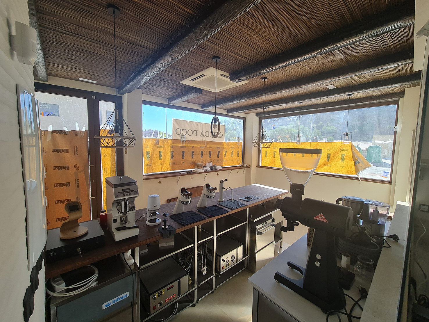 IMPLEMENTACIÓN DE PROYECTO INTEGRAL PARA CAFETERÍA EN MADRID. ASESORAMIENTO PARA LANZAMIENTO DE NEGOCIOS DE HOSTELERÍA RESTAURACIÓN. CONSULTORÍA PARA HOSTELERÍA HORECA EN MADRID Y EN EL RESTO DE ESPAÑA. IMPLANTACIÓN ASESORAMIENTO PUESTA EN MARCHA DE PROYECTOS BARES RESTAURANTES. CONSULTORÍA INTEGRAL DE CONSTRUCCIÓN PARA HOSTELERIA CON CONSULTORA CONSULTORES ESPECIALIZADOS EN RESTAURANTES Y HOTELES. REFORMAS Y REHABILITACIÓN LLAVE EN MANO DE RESTAURANTES Y NEGOCIOS EMPRESAS HOSTELERÍA. SERVICIOS INTEGRALES PARA NEGOCIOS HOSTELERÍA CON BARRAS, MOBILIARIO, COCINAS INDUSTRIALES A MEDIDA, COMEDORES, ILUMINACIÓN O CLIMATIZACIÓN. NEGOCIOS HOSTELERÍA RESTAURACIÓN LLAVE EN MANO. CONSTRUCCIÓN Y REFORMAS INTEGRALES DE HOSTELERÍA RESTAURACIÓN HORECA. Diseño, fabricación, instalación y montaje de restaurantes. Proyectos integrales con medición, planos, replanteo y fabricación a medida de todo el mobiliario y maquinaria de barra, mobiliario de comedor, mobiliario a medida en acero inoxidable de la salas de cocina incluyendo una cocinas industriales Monoblock a medida y decoración interiorismo para salones comedores. En Aceroinnova somos líderes en la puesta en marcha e implantación de todo tipo de proyectos de hostelería, horeca para restaurantes, hoteles, bares, pubs, discotecas, restauración en general, comedores de empresa colegios o universidades, bufés buffets e industrias de alimentación mediante la utilización de cocinas industriales profesionales monoblock a medida personalizadas e incluso con paneles led. Disponemos de una departamento de diseño, decoración e interiorismo que integrará todo el mobiliario de cocina y zona de comedor para conseguir el éxito necesario en su negocio. Realizamos la implantación de todo tipo restaurantes en cualquier parte de España con mobiliario diseñado y personalizado que generará la máxima notoriedad entre sus clientes. Además trabajamos tanto en mobiliario profesional de acero inoxidable acero inox, como el mobiliario del comedor y zonas de barra, incluyendo menaje, vajilla, estaciones barras de coctelería, mobiliario accesorio, hornos, parrillas, iluminación led, aire acondicionado climatización, extractores de humos integrados y rotulación exterior para conseguir la mejor imagen para su lanzamiento. Por último, realizamos reformas integrales de restaurantes y cocinas industriales para el relanzamiento de negocios. Proyecto llave en mano con la máxima calidad y el mejor diseño e incluso podemos realizarle su proyecto en infografía 3d para que pueda apreciar todos los detalles a realizar antes de realizar la instalación en su local comercial. CONSULTORIA ASESORAMIENTOS NEGOCIOS HOSTELERIA DECORACION INTERIORES INTERIORISMO RESTAURANTES PROYECTOS DECORACION INTERIORES INTERIORISMO RESTAURANTES PROYECTOS DECORACION INTERIORISMO RESTAURANTES MADRID DECORACION INTERIORISMO RESTAURANTES MADRID IMPLANTACIÓN ASESORAMIENTO PUESTA EN MARCHA DE PROYECTOS BARES RESTAURANTES IMPLANTACIÓN ASESORAMIENTO PUESTA EN MARCHA DE PROYECTOS BARES RESTAURANTES MOBILIARIO MAQUINARIA A MEDIDA PARA RESTAURANTES MOBILIARIO MAQUINARIA A MEDIDA PARA RESTAURANTES PROYECTOS PLANOS MONTAJE DE RESTAURANTES PROYECTOS PLANOS MONTAJE DE RESTAURANTES PUESTA EN MARCHA DE RESTAURANTES LLAVE EN MANO MADRID ESPAÑA PUESTA EN MARCHA DE RESTAURANTES LLAVE EN MANO MADRID ESPAÑA REFORMAS IMPLANTACIÓN RESTAURANTES HOSTELERIA HORECA REFORMAS IMPLANTACIÓN RESTAURANTES HOSTELERIA HORECA REFORMAS Y REHABILITACIÓN LLAVE EN MANO DE RESTAURANTES Y NEGOCIOS EMPRESAS HOSTELERÍA REFORMAS Y REHABILITACIÓN LLAVE EN MANO DE RESTAURANTES Y NEGOCIOS EMPRESAS HOSTELERÍA