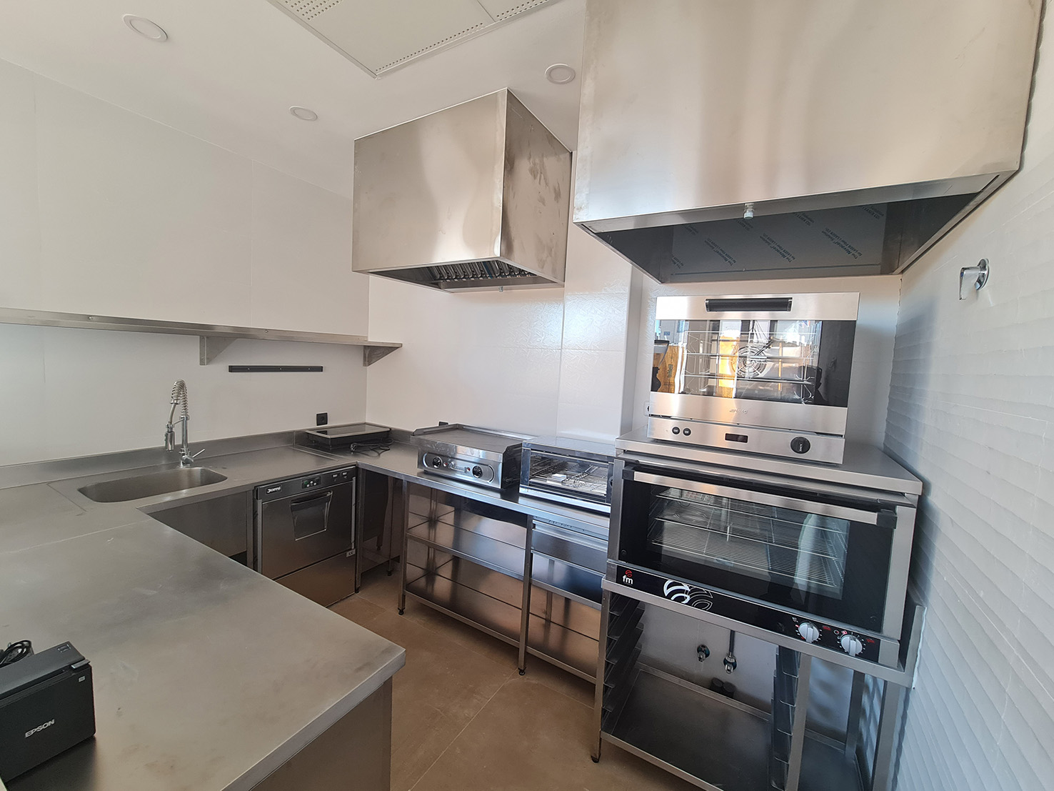 IMPLEMENTACIÓN DE PROYECTO INTEGRAL PARA CAFETERÍA EN MADRID. ASESORAMIENTO PARA LANZAMIENTO DE NEGOCIOS DE HOSTELERÍA RESTAURACIÓN. CONSULTORÍA PARA HOSTELERÍA HORECA EN MADRID Y EN EL RESTO DE ESPAÑA. IMPLANTACIÓN ASESORAMIENTO PUESTA EN MARCHA DE PROYECTOS BARES RESTAURANTES. CONSULTORÍA INTEGRAL DE CONSTRUCCIÓN PARA HOSTELERIA CON CONSULTORA CONSULTORES ESPECIALIZADOS EN RESTAURANTES Y HOTELES. REFORMAS Y REHABILITACIÓN LLAVE EN MANO DE RESTAURANTES Y NEGOCIOS EMPRESAS HOSTELERÍA. SERVICIOS INTEGRALES PARA NEGOCIOS HOSTELERÍA CON BARRAS, MOBILIARIO, COCINAS INDUSTRIALES A MEDIDA, COMEDORES, ILUMINACIÓN O CLIMATIZACIÓN. NEGOCIOS HOSTELERÍA RESTAURACIÓN LLAVE EN MANO. CONSTRUCCIÓN Y REFORMAS INTEGRALES DE HOSTELERÍA RESTAURACIÓN HORECA. Diseño, fabricación, instalación y montaje de restaurantes. Proyectos integrales con medición, planos, replanteo y fabricación a medida de todo el mobiliario y maquinaria de barra, mobiliario de comedor, mobiliario a medida en acero inoxidable de la salas de cocina incluyendo una cocinas industriales Monoblock a medida y decoración interiorismo para salones comedores. En Aceroinnova somos líderes en la puesta en marcha e implantación de todo tipo de proyectos de hostelería, horeca para restaurantes, hoteles, bares, pubs, discotecas, restauración en general, comedores de empresa colegios o universidades, bufés buffets e industrias de alimentación mediante la utilización de cocinas industriales profesionales monoblock a medida personalizadas e incluso con paneles led. Disponemos de una departamento de diseño, decoración e interiorismo que integrará todo el mobiliario de cocina y zona de comedor para conseguir el éxito necesario en su negocio. Realizamos la implantación de todo tipo restaurantes en cualquier parte de España con mobiliario diseñado y personalizado que generará la máxima notoriedad entre sus clientes. Además trabajamos tanto en mobiliario profesional de acero inoxidable acero inox, como el mobiliario del comedor y zonas de barra, incluyendo menaje, vajilla, estaciones barras de coctelería, mobiliario accesorio, hornos, parrillas, iluminación led, aire acondicionado climatización, extractores de humos integrados y rotulación exterior para conseguir la mejor imagen para su lanzamiento. Por último, realizamos reformas integrales de restaurantes y cocinas industriales para el relanzamiento de negocios. Proyecto llave en mano con la máxima calidad y el mejor diseño e incluso podemos realizarle su proyecto en infografía 3d para que pueda apreciar todos los detalles a realizar antes de realizar la instalación en su local comercial. CONSULTORIA ASESORAMIENTOS NEGOCIOS HOSTELERIA DECORACION INTERIORES INTERIORISMO RESTAURANTES PROYECTOS DECORACION INTERIORES INTERIORISMO RESTAURANTES PROYECTOS DECORACION INTERIORISMO RESTAURANTES MADRID DECORACION INTERIORISMO RESTAURANTES MADRID IMPLANTACIÓN ASESORAMIENTO PUESTA EN MARCHA DE PROYECTOS BARES RESTAURANTES IMPLANTACIÓN ASESORAMIENTO PUESTA EN MARCHA DE PROYECTOS BARES RESTAURANTES MOBILIARIO MAQUINARIA A MEDIDA PARA RESTAURANTES MOBILIARIO MAQUINARIA A MEDIDA PARA RESTAURANTES PROYECTOS PLANOS MONTAJE DE RESTAURANTES PROYECTOS PLANOS MONTAJE DE RESTAURANTES PUESTA EN MARCHA DE RESTAURANTES LLAVE EN MANO MADRID ESPAÑA PUESTA EN MARCHA DE RESTAURANTES LLAVE EN MANO MADRID ESPAÑA REFORMAS IMPLANTACIÓN RESTAURANTES HOSTELERIA HORECA REFORMAS IMPLANTACIÓN RESTAURANTES HOSTELERIA HORECA REFORMAS Y REHABILITACIÓN LLAVE EN MANO DE RESTAURANTES Y NEGOCIOS EMPRESAS HOSTELERÍA REFORMAS Y REHABILITACIÓN LLAVE EN MANO DE RESTAURANTES Y NEGOCIOS EMPRESAS HOSTELERÍA