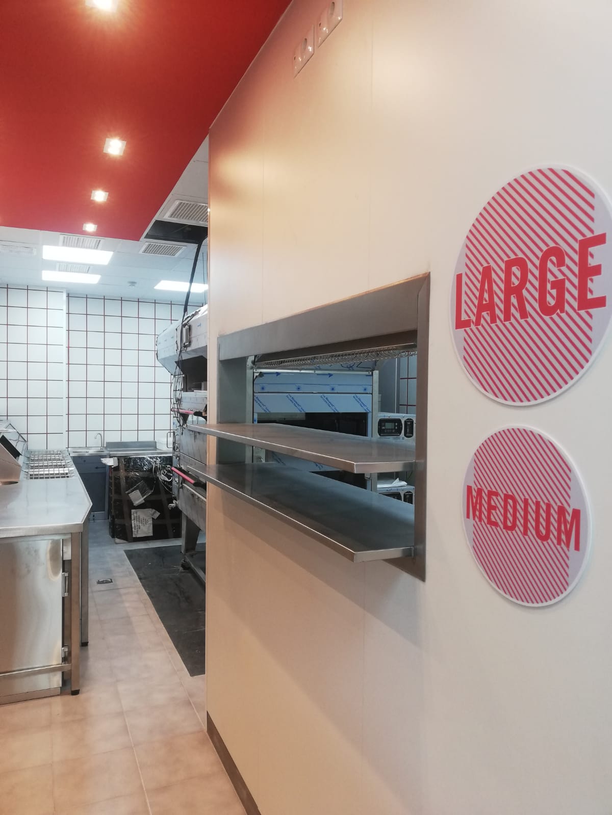 Diseñamos, instalamos todo tipo de maquinaria, muebles, mobiliario para franquicias, franquiciados, franquiciadores en toda España. Realizamos el diseño decoración fabricación de todo tipo de mobiliario maquinaria a medida, muebles de aceroinoxidable y accesorios hostelería para franquicias, restaurante, bares, hoteles, comedores públicos y privados. Además, ponemos en marcha con proyectos llave en mano de todo tipo de negocios de hostelería con la mejor imagen del sector. Fabricación instalación de mobiliario y maquinaria para franquicia de restauración hostelería horeca. proyectos integrales de adaptación y reformas de locales comerciales para la instalación de franquicias de franquiciados franquiciadores. fabricantes mobiliario maquinaria a medida para franquicias restaurantes madrid. Diseño fabricación montaje mobiliario hostelería franquicias, fabricacion fabricante cocinas profesionales industriales para franquicias, franquicias, hostelería, Instalación de Franquicias de Restaurantes Bares, Mobiliario Cocinas para Franquicias de Hosteleria Horeca, mobiliario industrial para restauracion hosteleria instalacio montaje cocinas accesorios maquiinaria franquicias franquiciados franquiciadorDecoración diseño mobiliario restaurantes franquicias, decoración restaurantes, diseño fabricación mobiliario y maquinaria para franquiciados franquiciadores franquicias Madrid, muebles mobiliario aceroinoxidable para hostelería restauración, Servicio Integral Montaje Franquicias Instalación en Toda España. #MobiliarioFranquicias #MaquinariaFranquicias #InstaladoresFranquiciasRestaurantes #FranquiciasRestaurantes #MontajeFranquiciasRestauración #MobiliarioMaquinariaHostelería #CocinasIndustrialesHostelería.
