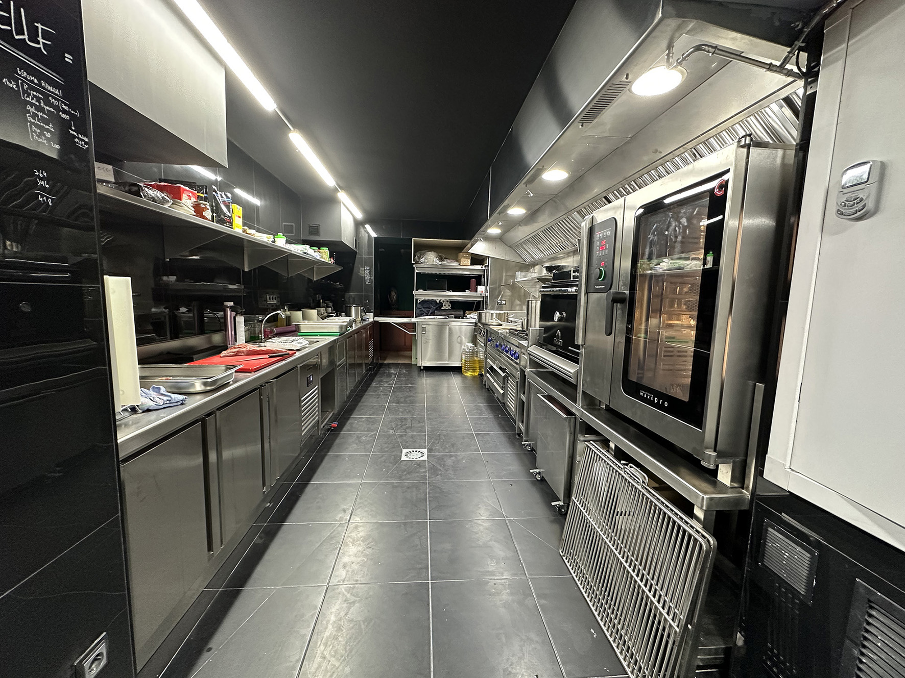FABRICANTES DE COCINAS INDUSTRIALES PROFESIONALES PARA HOSTELERÍA HORECA PROYECTOS INTEGRALES DE SALAS DE COCINAS PARA RESTAURANTES HOTELES BARES BUFFETS. INSTALADORES MONTADORES DE MAQUINARIO Y MOBILIARIO EN ACERO INOX A MEDIDA PERSONALIZADOS PROYECTOS INTEGRALES DE SALAS DE COCINAS INDUSTRIALES PROFESIONALES CON SISTEMA MONOBLOCK PARA HOSTELERIA HORECA RESTAURANTES BARES HOTELES COMEDORES Y TAMBIÉN PARA PARTICULARES HOGARES CHALETS CASAS. FABRICA COCINAS GAMA ALTA PREMIUM LUJO EN MADRID (CONSÚLTENOS). FABRICACIÓN A MEDIDA DE COCINAS MONOBLOCK INDUSTRIALES PROFESIONALES CON MOBILIARIO Y MAQUINARIA EN ACERO INOXIDABLE. FABRICANTES DE COCINAS PARA HOSTELERIA HORECA HOTELES RESTAURANTES BARES TERRAZAS. PROYECTOS Y REFORMAS PARA HOSTELERÍA. COCINAS MODULARES HOSTELERÍA. En Aceroinnova realizamos el diseño, fabricación e integración de todos de tipo de módulos para la integración en cocinas modulares profesionales industriales para hoteles restaurantes bares pubs comedores buffets etc. Ademas, diseñamos fabricamos y montamos todo tipo de mobiliario, maquinaria y accesorios que también pueden ser integrados en su sala de cocina profesional. Nuestra cocinas son profesionales, personalizadas a sus necesidades. Además disponemos de módulos con todo tipo de fueros, planchas, freidoras, hornos o módulos de cocción, que podremos unir a su cocina para establecer áreas de cocinado perfectamente ordenadas en islas adaptadas a cada negocio o empresa hostelera. Consulte su presupuesto y precios especiales. Realizamos islas en acero inoxidable inox donde podrá tener integrado todos los elementos de su cocina. Somo profesionales y número 1 en cocinas monoblock en toda España. Aceroinnova también está especializada en proyectos integrales para hosteleria, restaurante, hoteles, comedores público o privados de empresas, pero también dispone de una área para hogares particulares que buscan proyectos realmente novedosos y con materiales de alta calidad, ya sea para la maquinaria, cocinas, electrodomésticos profesionales e implementando soluciones novedosas y de calidad para el uso diario de dichas cocinas de hogares en urbanizaciones de lujo premium. #CocinasRestaurantes #CocinasModularesHostelería #CocinasMonoblock #FabricantesCocinasRestaurantes #ProyectosEmpresasHostelería #ProyectosNegociosHoreca #ReformasCocinasRestaurantes #MobiliarioAceroInoxidable #CocinasMonoblock #CocinasLujo #CocinasPremium #FabricanteCocinas #MobiliarioAceroInoxidable #ProyectosIntegralesHosteleria #CocinasProfesionalesMonoblockIndustriales #ReformasRestaurantesMadrid #MobiliarioMaquinariaAceroInoxidableaMedida #MobiliarioCocinasDiseñoInteriorismo #ImplantaciónAsesoramientoPuestaMarchaRestaurantesBares #InteriorismoDiseñoHorecaHosteleriaRestauraciónMadrid #CocinasMonoblock #CocinasMonblocMadrid #FabricantesCocinasModularesMonoblockMadrid #CocinasHoteles #ProyectosCocinasHotelesHostelería Cocinas industriales modulares Módulos para cocinas de restaurantes hoteles comedores colegios universidades empresas Cocinas modulos integrados para cocinas profesionales Módulos cocinas modulares zonas de fuegos plancha freidoras encimeras Cocinas profesionales industriales monoblock a medida personalizadas Sistema monoblock módulos cocinado en islas para integración en cocinas hosteleria Sistema monoblock cocinas restaurantes Sistema monoblock cocinas hoteles Sistema monoblock cocinas cafeterías Sistemas modulares cocinas restaurantes Sistema de módulos para cocinas profesionales industriales Cocinas modulares monoblock de lujo cocinas industriales con sistema monoblocks integrados módulos cocinado Diseño, fabricación y montaje de cocinas modulares monoblock profesionales industriales para hosteleria horeca. Mobiliario y maquinaria en acero inoxidable inox modular con módulos personalizados para salas de cocina de restaurantes hoteles bares cafeterías comedores o buffets. Cocinas a medida con módulos integrados en islas de cocinas para diferentes tipos de fuegos, planchas, freidoras, hornos, cocción, etc. PROYECTOS INTEGRALES HOSTELERIA HORECA EN HOTELES RESTAURANTES BARES PUBS DISCOTECAS COMEDORES BUFFETS DE EMPRESAS UNIVERSIDADES COLEGIOS INSTITUTOS EN ESPAÑA Y PORTUGAL. Aceroinnova realiza proyectos integrales para negocios empresas de hosteleria, ya sean hoteles, restaurantes, bares, discotecas, pubs, comedores para empresas colegios institutos universidades, etc. Disponemos de fabrica propia donde desarrollar a medida, según los diseños aceptados por el cliente, todo el mobiliario maquinaria accesorios de su negocio, sea cual sea el material deseado o propuesto por nuestro departamento de diseño e interiorismo de nuestra fábrica que puede incluir, si el cliente lo desea, infografías 3D tres dimensiones o tour virtuales para poder conocer como será su negocio cuando acaben nuestros instaladores. Realizamos proyectos en toda España y Portugal y montamos instalamos con nuestros equipos de montadores especializados. Además, realizamos proyectos a particulares que necesitan llevar a cabo proyectos de calidad en sus casas, pues ya hemos trabajado en la principales urbanizaciones de lujo de Madrid y de otras comunidades. FABRICACIÓN A MEDIDA DE COCINAS MONOBLOCK INDUSTRIALES PROFESIONALES CON MOBILIARIO Y MAQUINARIA EN ACERO INOXIDABLE. FABRICANTES DE COCINAS PARA HOSTELERIA HORECA HOTELES RESTAURANTES BARES TERRAZAS. PROYECTOS Y REFORMAS PARA HOSTELERÍA. #CocinasComedoresPúblicos #CocinasComedoresEmpresas #FabricantesCocinasMonoblockIndustriales #CocinasRestaurantes #CocinasModularesHostelería #CocinasMonoblock #FabricantesCocinasRestaurantes #ProyectosEmpresasHostelería #ProyectosNegociosHoreca #ReformasCocinasRestaurantes #MobiliarioAceroInoxidable #CocinasMonoblock #CocinasLujo #CocinasPremium #FabricanteCocinas #MobiliarioAceroInoxidable #ProyectosIntegralesHosteleria #CocinasProfesionalesMonoblockIndustriales #ReformasRestaurantesMadrid #MobiliarioMaquinariaAceroInoxidableaMedida #MobiliarioCocinasDiseñoInteriorismo #ImplantaciónAsesoramientoPuestaMarchaRestaurantesBares #InteriorismoDiseñoHorecaHosteleriaRestauraciónMadrid #CocinasMonoblock #CocinasMonblocMadrid #FabricantesCocinasModularesMonoblockMadrid #CocinasHoteles #ProyectosCocinasHotelesHostelería Módulos para cocinas monoblock de restaurantes hoteles comedores colegios universidades empresas Cocinas modulos integrados para cocinas profesionales Módulos cocinas modulares zonas de fuegos plancha freidoras encimeras Cocinas profesionales industriales monoblock a medida personalizadas Sistema monoblock módulos cocinado en islas para integración en cocinas hosteleria Sistema monoblock cocinas restaurantes Sistema monoblock cocinas hoteles Sistema monoblock cocinas comedores públicos y privados de empresas. Sistema monoblock cocinas cafeterías Sistemas modulares cocinas restaurantes Sistema de módulos para cocinas profesionales industriales Cocinas modulares monoblock de lujo Cocinas industriales con sistema monoblocks integrados módulos cocinado Hemos realizado trabajos para hoteles y restaurantes en las principales Comunidades Autónomas, provincias y ciudades españolas como Madrid, Barcelona, Valencia, Castellón, Alicante, Zaragoza, Toledo, Avila, Salamanca, Leon, Zamora, Teruel, Soria, Caceres, Badajoz, Malaga, Almería, Sevilla, Córdoba, Granada, Huelva, Cádiz, Jaén, Ciudad Real, Cuenca, Segovia, Murcia, Albacete, Almería, Burgos, Pamplona, Bilbao, San Sebastián, Vitoria, Palencia, Lugo, Orense, Pontevedra, La Coruña, Santander, Oviedo, Huesca, Gerona, Tarragona, Lerida, Tarragona, Girona, Lleida, Guipuzcoa, Vizcaya, Alava. En consecuencia realizamos y llevamos a cabo proyectos integrales para restaurantes en todas las comunidades autónomas, como son la Comunidad de Madrid, Comunidad Valenciana, Cataluña, Región de Murcia, Andalucía, Extremadura, Castilla León, Castilla la Mancha, Aragón, País Vasco, Navarra, La Rioja, Asturias, Cantabria, Galicia, Baleares (Ibiza, Mallorca y Menorca), Canarias (Gran Canaria, Fuerteventura, Lanzarote, Tenerife, La Palma, La Gomera y el El Hierro), Ceuta y Melilla. Consúltenos. Diseñamos todo tipo de mobiliario para comedores de hoteles, cocinas, buffets, parrillas, vajillas, maquinaria a medida y accesorios para hostelería restauración, pues en Aceroinnova fabricamos y personalizamos todos nuestros productos.