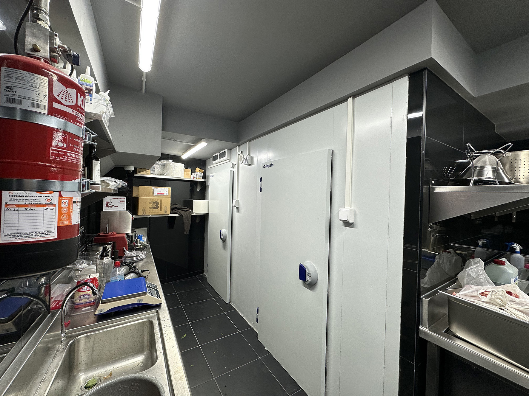 FABRICANTES DE COCINAS INDUSTRIALES PROFESIONALES PARA HOSTELERÍA HORECA PROYECTOS INTEGRALES DE SALAS DE COCINAS PARA RESTAURANTES HOTELES BARES BUFFETS. INSTALADORES MONTADORES DE MAQUINARIO Y MOBILIARIO EN ACERO INOX A MEDIDA PERSONALIZADOS PROYECTOS INTEGRALES DE SALAS DE COCINAS INDUSTRIALES PROFESIONALES CON SISTEMA MONOBLOCK PARA HOSTELERIA HORECA RESTAURANTES BARES HOTELES COMEDORES Y TAMBIÉN PARA PARTICULARES HOGARES CHALETS CASAS. FABRICA COCINAS GAMA ALTA PREMIUM LUJO EN MADRID (CONSÚLTENOS). FABRICACIÓN A MEDIDA DE COCINAS MONOBLOCK INDUSTRIALES PROFESIONALES CON MOBILIARIO Y MAQUINARIA EN ACERO INOXIDABLE. FABRICANTES DE COCINAS PARA HOSTELERIA HORECA HOTELES RESTAURANTES BARES TERRAZAS. PROYECTOS Y REFORMAS PARA HOSTELERÍA. COCINAS MODULARES HOSTELERÍA. En Aceroinnova realizamos el diseño, fabricación e integración de todos de tipo de módulos para la integración en cocinas modulares profesionales industriales para hoteles restaurantes bares pubs comedores buffets etc. Ademas, diseñamos fabricamos y montamos todo tipo de mobiliario, maquinaria y accesorios que también pueden ser integrados en su sala de cocina profesional. Nuestra cocinas son profesionales, personalizadas a sus necesidades. Además disponemos de módulos con todo tipo de fueros, planchas, freidoras, hornos o módulos de cocción, que podremos unir a su cocina para establecer áreas de cocinado perfectamente ordenadas en islas adaptadas a cada negocio o empresa hostelera. Consulte su presupuesto y precios especiales. Realizamos islas en acero inoxidable inox donde podrá tener integrado todos los elementos de su cocina. Somo profesionales y número 1 en cocinas monoblock en toda España. Aceroinnova también está especializada en proyectos integrales para hosteleria, restaurante, hoteles, comedores público o privados de empresas, pero también dispone de una área para hogares particulares que buscan proyectos realmente novedosos y con materiales de alta calidad, ya sea para la maquinaria, cocinas, electrodomésticos profesionales e implementando soluciones novedosas y de calidad para el uso diario de dichas cocinas de hogares en urbanizaciones de lujo premium. #CocinasRestaurantes #CocinasModularesHostelería #CocinasMonoblock #FabricantesCocinasRestaurantes #ProyectosEmpresasHostelería #ProyectosNegociosHoreca #ReformasCocinasRestaurantes #MobiliarioAceroInoxidable #CocinasMonoblock #CocinasLujo #CocinasPremium #FabricanteCocinas #MobiliarioAceroInoxidable #ProyectosIntegralesHosteleria #CocinasProfesionalesMonoblockIndustriales #ReformasRestaurantesMadrid #MobiliarioMaquinariaAceroInoxidableaMedida #MobiliarioCocinasDiseñoInteriorismo #ImplantaciónAsesoramientoPuestaMarchaRestaurantesBares #InteriorismoDiseñoHorecaHosteleriaRestauraciónMadrid #CocinasMonoblock #CocinasMonblocMadrid #FabricantesCocinasModularesMonoblockMadrid #CocinasHoteles #ProyectosCocinasHotelesHostelería Cocinas industriales modulares Módulos para cocinas de restaurantes hoteles comedores colegios universidades empresas Cocinas modulos integrados para cocinas profesionales Módulos cocinas modulares zonas de fuegos plancha freidoras encimeras Cocinas profesionales industriales monoblock a medida personalizadas Sistema monoblock módulos cocinado en islas para integración en cocinas hosteleria Sistema monoblock cocinas restaurantes Sistema monoblock cocinas hoteles Sistema monoblock cocinas cafeterías Sistemas modulares cocinas restaurantes Sistema de módulos para cocinas profesionales industriales Cocinas modulares monoblock de lujo cocinas industriales con sistema monoblocks integrados módulos cocinado Diseño, fabricación y montaje de cocinas modulares monoblock profesionales industriales para hosteleria horeca. Mobiliario y maquinaria en acero inoxidable inox modular con módulos personalizados para salas de cocina de restaurantes hoteles bares cafeterías comedores o buffets. Cocinas a medida con módulos integrados en islas de cocinas para diferentes tipos de fuegos, planchas, freidoras, hornos, cocción, etc. PROYECTOS INTEGRALES HOSTELERIA HORECA EN HOTELES RESTAURANTES BARES PUBS DISCOTECAS COMEDORES BUFFETS DE EMPRESAS UNIVERSIDADES COLEGIOS INSTITUTOS EN ESPAÑA Y PORTUGAL. Aceroinnova realiza proyectos integrales para negocios empresas de hosteleria, ya sean hoteles, restaurantes, bares, discotecas, pubs, comedores para empresas colegios institutos universidades, etc. Disponemos de fabrica propia donde desarrollar a medida, según los diseños aceptados por el cliente, todo el mobiliario maquinaria accesorios de su negocio, sea cual sea el material deseado o propuesto por nuestro departamento de diseño e interiorismo de nuestra fábrica que puede incluir, si el cliente lo desea, infografías 3D tres dimensiones o tour virtuales para poder conocer como será su negocio cuando acaben nuestros instaladores. Realizamos proyectos en toda España y Portugal y montamos instalamos con nuestros equipos de montadores especializados. Además, realizamos proyectos a particulares que necesitan llevar a cabo proyectos de calidad en sus casas, pues ya hemos trabajado en la principales urbanizaciones de lujo de Madrid y de otras comunidades. FABRICACIÓN A MEDIDA DE COCINAS MONOBLOCK INDUSTRIALES PROFESIONALES CON MOBILIARIO Y MAQUINARIA EN ACERO INOXIDABLE. FABRICANTES DE COCINAS PARA HOSTELERIA HORECA HOTELES RESTAURANTES BARES TERRAZAS. PROYECTOS Y REFORMAS PARA HOSTELERÍA. #CocinasComedoresPúblicos #CocinasComedoresEmpresas #FabricantesCocinasMonoblockIndustriales #CocinasRestaurantes #CocinasModularesHostelería #CocinasMonoblock #FabricantesCocinasRestaurantes #ProyectosEmpresasHostelería #ProyectosNegociosHoreca #ReformasCocinasRestaurantes #MobiliarioAceroInoxidable #CocinasMonoblock #CocinasLujo #CocinasPremium #FabricanteCocinas #MobiliarioAceroInoxidable #ProyectosIntegralesHosteleria #CocinasProfesionalesMonoblockIndustriales #ReformasRestaurantesMadrid #MobiliarioMaquinariaAceroInoxidableaMedida #MobiliarioCocinasDiseñoInteriorismo #ImplantaciónAsesoramientoPuestaMarchaRestaurantesBares #InteriorismoDiseñoHorecaHosteleriaRestauraciónMadrid #CocinasMonoblock #CocinasMonblocMadrid #FabricantesCocinasModularesMonoblockMadrid #CocinasHoteles #ProyectosCocinasHotelesHostelería Módulos para cocinas monoblock de restaurantes hoteles comedores colegios universidades empresas Cocinas modulos integrados para cocinas profesionales Módulos cocinas modulares zonas de fuegos plancha freidoras encimeras Cocinas profesionales industriales monoblock a medida personalizadas Sistema monoblock módulos cocinado en islas para integración en cocinas hosteleria Sistema monoblock cocinas restaurantes Sistema monoblock cocinas hoteles Sistema monoblock cocinas comedores públicos y privados de empresas. Sistema monoblock cocinas cafeterías Sistemas modulares cocinas restaurantes Sistema de módulos para cocinas profesionales industriales Cocinas modulares monoblock de lujo Cocinas industriales con sistema monoblocks integrados módulos cocinado Hemos realizado trabajos para hoteles y restaurantes en las principales Comunidades Autónomas, provincias y ciudades españolas como Madrid, Barcelona, Valencia, Castellón, Alicante, Zaragoza, Toledo, Avila, Salamanca, Leon, Zamora, Teruel, Soria, Caceres, Badajoz, Malaga, Almería, Sevilla, Córdoba, Granada, Huelva, Cádiz, Jaén, Ciudad Real, Cuenca, Segovia, Murcia, Albacete, Almería, Burgos, Pamplona, Bilbao, San Sebastián, Vitoria, Palencia, Lugo, Orense, Pontevedra, La Coruña, Santander, Oviedo, Huesca, Gerona, Tarragona, Lerida, Tarragona, Girona, Lleida, Guipuzcoa, Vizcaya, Alava. En consecuencia realizamos y llevamos a cabo proyectos integrales para restaurantes en todas las comunidades autónomas, como son la Comunidad de Madrid, Comunidad Valenciana, Cataluña, Región de Murcia, Andalucía, Extremadura, Castilla León, Castilla la Mancha, Aragón, País Vasco, Navarra, La Rioja, Asturias, Cantabria, Galicia, Baleares (Ibiza, Mallorca y Menorca), Canarias (Gran Canaria, Fuerteventura, Lanzarote, Tenerife, La Palma, La Gomera y el El Hierro), Ceuta y Melilla. Consúltenos. Diseñamos todo tipo de mobiliario para comedores de hoteles, cocinas, buffets, parrillas, vajillas, maquinaria a medida y accesorios para hostelería restauración, pues en Aceroinnova fabricamos y personalizamos todos nuestros productos.