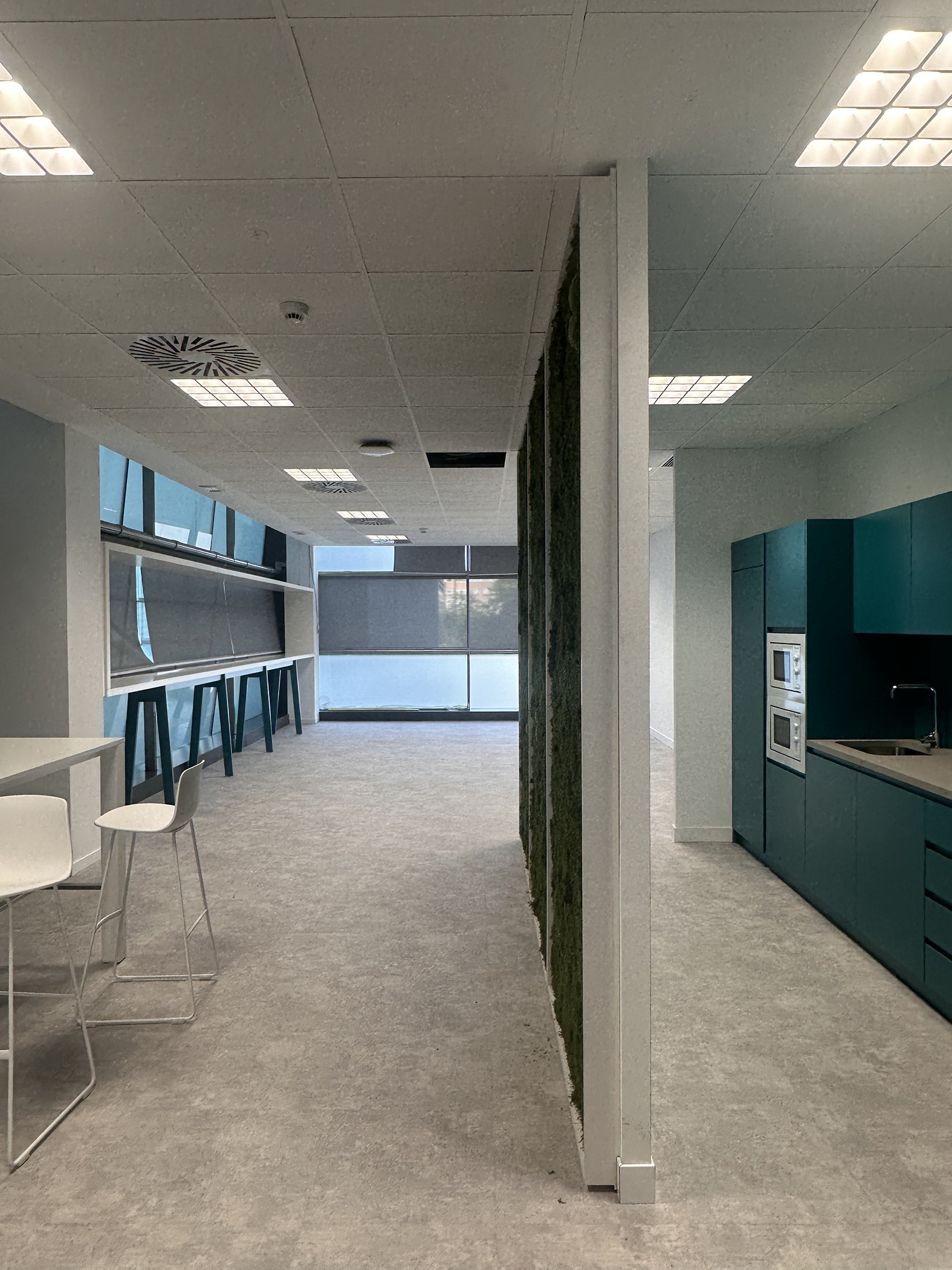 MOBILIARIO MAQUINARIA COMEDORES CAFETERIAS CORNERS EMPLEADOS PARA EMPRESAS DE LA COMUNIDAD DE MADRID Y EN EL RESTO DE ESPAÑA. DISEÑO INSTALACIÓN MONTAJE DE COMEDORES DE EMPRESAS EMPLEADOS. PROYECTOS INTEGRALES ZONAS DESCANSO EMPLEADOS EMPRESAS MULTINACIONALES. PROYECTOS DE BARRAS CAFETERÍAS BARES COMEDORES DE EMPRESA EMPLEADOS MADRID. PROYECTOS PARA CORNERS EMPRESAS EMPLEADOS EN MADRID Y TODA ESPAÑA. MOBILIARIO MAQUINARIA COMEDORES CAFETERÍAS EMPLEADOS EN LA COMUNIDAD DE MADRID Y EN EL RESTO DE ESPAÑA. DISEÑO FABRICACIÓN DE MOBILIARIO Y MAQUINARIA A MEDIDA PARA CORNERS DE COMEDORES Y ZONAS DE DESCANSO DE EMPLEADOS EN EMPRESAS E INCLUSO CON COCINAS PROFESIONALES. FABRICACIÓN Y MONTAJE DE ZONAS DE DESCANSO CORNER CAFETERÍA COMEDORES PARA EMPLEADOS DE MULTINACIONAL SITUADA EN BARCELONA. MOBILIARIO MAQUINARIA BARRA CAMARAS FRÍO A MEDIDA PERSONALIZADA EN ACERO INOXIDABLE. Aceroinnova ha realizado el proyecto integral para la zona de descanso córner cafetería comedor de empleados de la sede central de una multinacional situada en Madrid. Aceroinnova ha llevado a cabo todo el diseño fabricación instalación montaje del mobiliario maquinaria instalaciones accesorias y decoración interiorismo del comedor. Además Aceroinnova ha creado infografías 3D para mostrar dicho proyecto basándonos en nuestro mismos planos realizados con nuestro departamento de decoración interiorismo orientado a hostelería. Somos especialistas en asesoramiento, montaje y puesta en marcha de restaurantes, negocios de hostelería restauración. Consúltenos su proyecto y le ayudaremos a llevarlo a cabo con éxito. Realizamos proyectos llave en mano de restaurantes, bares, buffets bufés bufets, comedores de empresas y públicos. Además, nuestro departamento de decoración especializado en hostelería le propondrá la mejor imagen para su negocio, incluyendo su visualizado en tres dimensiones 3D. #CafeteríasEmpleados #BaresEmpleados #ConersEmpresas #InstaladoresSalasDescandoEmpleados #MontajeCafeteríasEmpresas #DiseñoZonasDescansoEmpleados #CornerCafeteríaEmpleados #ComedoresEmpresas #MobiliarioAceroInoxidableHostelería #MobiliarioHostelería #MaquinariaHostelería #ComedoresEmpleados #ProyectosCafeterías DISEÑO FABRICACIÓN INSTALACIÓN Y MONTAJE DE ZONA DE DESCANSO CORNER CAFETERÍA COMEDOR PARA EMPLEADOS DE MULTINACIONAL SITUADA EN BARCELONA. MOBILIARIO MAQUINARIA BARRA CAMARAS FRÍO A MEDIDA PERSONALIZADA EN ACERO INOXIDABLE. #InstaladoresSalasDescandoEmpleados #MontajeCafeteríasEmpresas #DiseñoZonasDescansoEmpleados #CornerCafeteríaEmpleados #ComedoresEmpresas #mobiliarioaceroinoxidablehostelería ACEROINNOVA CB. Tel. Oficina: 91 138 56 18. Tel. Móvil: 629 03 41 06 / 630 23 00 67. Email: info@aceroinnova.com . Dirección: C/ Pico Almanzor, 56. Pol. Industrial “Los Linares” Humanes de Madrid (Madrid). https://www.aceroinnova.com/blog-aceroinnova-servicio-integral-hosteleria PROYECTOS DE BARRAS BARES DE COMEDORES DE EMPRESA EMPLEADOS MADRID. PROYECTOS PARA CORNERS EMPRESAS EMPLEADOS EN MADRID. MOBILIARIO MAQUINARIA COMEDORES EMPLEADOS MADRID. DISEÑO FABRICACIÓN DE MOBILIARIO Y MAQUINARIA A MEDIDA PARA CORNERS DE COMEDORES Y ZONAS DE DESCANSO DE EMPLEADOS EN EMPRESAS E INCLUSO CON COCINAS PROFESIONALES. FABRICACIÓN Y MONTAJE DE ZONAS DE DESCANSO CORNER CAFETERÍA COMEDORES PARA EMPLEADOS DE MULTINACIONAL SITUADA EN BARCELONA. MOBILIARIO MAQUINARIA BARRA CAMARAS FRÍO A MEDIDA PERSONALIZADA EN ACERO INOXIDABLE. DISEÑO FABRICACIÓN INSTALACIÓN Y MONTAJE DE ZONA DE DESCANSO CORNER CAFETERÍA COMEDOR PARA EMPLEADOS DE MULTINACIONAL SITUADA EN BARCELONA. MOBILIARIO MAQUINARIA BARRA CAMARAS FRÍO A MEDIDA PERSONALIZADA EN ACERO INOXIDABLE DISEÑO INSTALACION MONTAJE CAFETERÍAS CORNER ZONA DESCANDO DE EMPLEADOS EMPRESAS INSTALADORES DE MOBILIARIO MAQUINARIA PARA SALAS DE EMPLEADOS EMPRESAS INSTALADORES DE MOBILIARIO MAQUINARIA PARA SALAS DE EMPLEADOS EMPRESAS PROYECTOS INTEGRALES INSTALADORES MOBILIARIO MAQUINARA CAFETERÍA EMPLEADOS ZONAS DESCANSO CORNER PROYECTOS INTEGRALES INSTALADORES MOBILIARIO MAQUINARA CAFETERÍA EMPLEADOS ZONAS DESCANSO CORNER MONTAJE MONTADORES BARES DE EMPLEADOS MONTAJE MONTADORES BARES DE EMPLEADOS PROYECTOS CAFETERÍAS COMEDORES EMPRESA PROYECTOS CAFETERÍAS COMEDORES EMPRESA BARRAS EN ACERO INOXIDABLE A MEDIDA BARRAS EN ACERO INOXIDABLE A MEDIDA SALAS DE DESCANSO PARA EMPLEADOS EMPRESAS MOBILIARIO SALAS DE DESCANSO PARA EMPLEADOS EMPRESAS MOBILIARIO DISEÑO FABRICACIÓN INSTALACIÓN Y MONTAJE DE ZONA DE DESCANSO CORNER CAFETERÍA COMEDOR PARA EMPLEADOS DE MULTINACIONAL SITUADA EN MADRID. MOBILIARIO MAQUINARIA BARRA CAMARAS FRÍO A MEDIDA PERSONALIZADA EN ACERO INOXIDABLE DISEÑO INSTALACION MONTAJE CAFETERÍAS CORNER ZONA DESCANDO DE EMPLEADOS EMPRESAS INSTALADORES DE MOBILIARIO MAQUINARIA PARA SALAS DE EMPLEADOS EMPRESAS INSTALADORES DE MOBILIARIO MAQUINARIA PARA SALAS DE EMPLEADOS EMPRESAS PROYECTOS INTEGRALES INSTALADORES MOBILIARIO MAQUINARA CAFETERÍA EMPLEADOS ZONAS DESCANSO CORNER PROYECTOS INTEGRALES INSTALADORES MOBILIARIO MAQUINARA CAFETERÍA EMPLEADOS ZONAS DESCANSO CORNER MONTAJE MONTADORES BARES DE EMPLEADOS MONTAJE MONTADORES BARES DE EMPLEADOS PROYECTOS CAFETERÍAS COMEDORES EMPRESA PROYECTOS CAFETERÍAS COMEDORES EMPRESA BARRAS EN ACERO INOXIDABLE A MEDIDA BARRAS EN ACERO INOXIDABLE A MEDIDA SALAS DE DESCANSO PARA EMPLEADOS EMPRESAS MOBILIARIO SALAS DE DESCANSO PARA EMPLEADOS EMPRESAS MOBILIARIOPROYECTOS DE BARRAS BARES DE COMEDORES DE EMPRESA EMPLEADOS MADRID. PROYECTOS PARA CORNERS EMPRESAS EMPLEADOS EN MADRID. MOBILIARIO MAQUINARIA COMEDORES EMPLEADOS MADRID. DISEÑO FABRICACIÓN DE MOBILIARIO Y MAQUINARIA A MEDIDA PARA CORNERS DE COMEDORES Y ZONAS DE DESCANSO DE EMPLEADOS EN EMPRESAS E INCLUSO CON COCINAS PROFESIONALES. FABRICACIÓN Y MONTAJE DE ZONAS DE DESCANSO CORNER CAFETERÍA COMEDORES PARA EMPLEADOS DE MULTINACIONAL SITUADA EN BARCELONA. MOBILIARIO MAQUINARIA BARRA CAMARAS FRÍO A MEDIDA PERSONALIZADA EN ACERO INOXIDABLE. DISEÑO INSTALACION MONTAJE CAFETERÍAS CORNER ZONA DESCANDO DE EMPLEADOS EMPRESAS INSTALADORES DE MOBILIARIO MAQUINARIA PARA SALAS DE EMPLEADOS EMPRESAS INSTALADORES DE MOBILIARIO MAQUINARIA PARA SALAS DE EMPLEADOS EMPRESAS PROYECTOS INTEGRALES INSTALADORES MOBILIARIO MAQUINARA CAFETERÍA EMPLEADOS ZONAS DESCANSO CORNER PROYECTOS INTEGRALES INSTALADORES MOBILIARIO MAQUINARA CAFETERÍA EMPLEADOS ZONAS DESCANSO CORNER MONTAJE MONTADORES BARES DE EMPLEADOS MONTAJE MONTADORES BARES DE EMPLEADOS PROYECTOS CAFETERÍAS COMEDORES EMPRESA PROYECTOS CAFETERÍAS COMEDORES EMPRESA BARRAS EN ACERO INOXIDABLE A MEDIDA BARRAS EN ACERO INOXIDABLE A MEDIDA SALAS DE DESCANSO PARA EMPLEADOS EMPRESAS MOBILIARIO SALAS DE DESCANSO PARA EMPLEADOS EMPRESAS MOBILIARIO BARRAS EN ACERO INOXIDABLE A MEDIDA, DISEÑO DE CORNER DE CAFETERIAS DE EMPRESAS, DISEÑO INSTALACION MONTAJE CAFETERÍAS CORNER ZONA DESCANDO DE EMPLEADOS EMPRESAS, INSTALACIÓN DE CAFETERÍAS EMPLEADOS EMPRESAS, INSTALADORES DE MOBILIARIO MAQUINARIA PARA SALAS DE EMPLEADOS EMPRESAS, mobiliario maquinaria comedores empleados córner barra bares, MONTAJE MONTADORES BARES DE EMPLEADOS, PROYECTOS CAFETERÍAS COMEDORES EMPRESA, PROYECTOS INTEGRALES INSTALADORES MOBILIARIO MAQUINARA CAFETERÍA EMPLEADOS ZONAS DESCANSO CORNER, SALAS DE DESCANSO PARA EMPLEADOS, SALAS DE DESCANSO PARA EMPLEADOS EMPRESAS MOBILIARIO