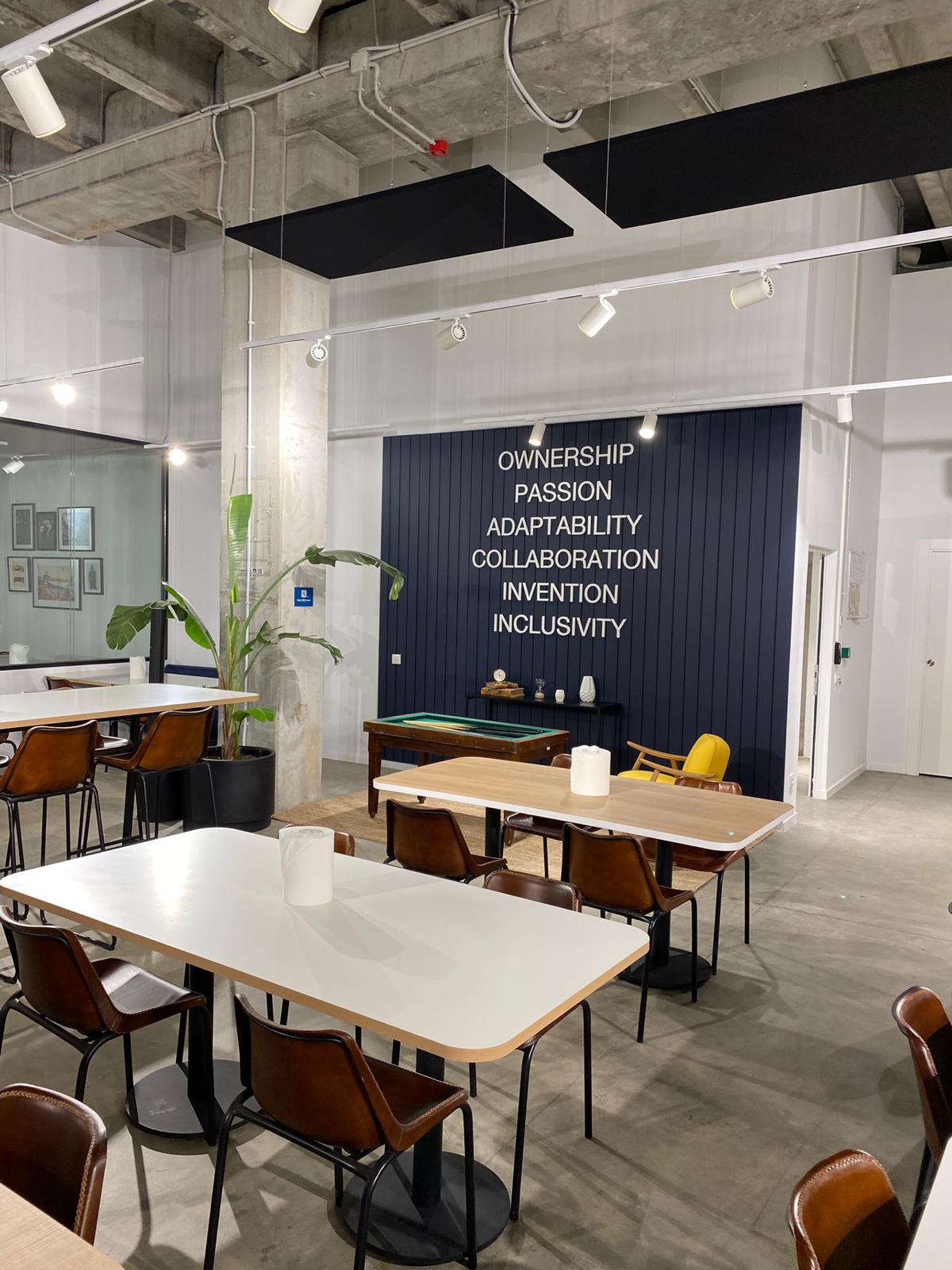 MOBILIARIO MAQUINARIA COMEDORES CAFETERIAS CORNERS EMPLEADOS PARA EMPRESAS DE LA COMUNIDAD DE MADRID Y EN EL RESTO DE ESPAÑA. DISEÑO INSTALACIÓN MONTAJE DE COMEDORES DE EMPRESAS EMPLEADOS. PROYECTOS INTEGRALES ZONAS DESCANSO EMPLEADOS EMPRESAS MULTINACIONALES. PROYECTOS DE BARRAS CAFETERÍAS BARES COMEDORES DE EMPRESA EMPLEADOS MADRID. PROYECTOS PARA CORNERS EMPRESAS EMPLEADOS EN MADRID Y TODA ESPAÑA. MOBILIARIO MAQUINARIA COMEDORES CAFETERÍAS EMPLEADOS EN LA COMUNIDAD DE MADRID Y EN EL RESTO DE ESPAÑA. DISEÑO FABRICACIÓN DE MOBILIARIO Y MAQUINARIA A MEDIDA PARA CORNERS DE COMEDORES Y ZONAS DE DESCANSO DE EMPLEADOS EN EMPRESAS E INCLUSO CON COCINAS PROFESIONALES. FABRICACIÓN Y MONTAJE DE ZONAS DE DESCANSO CORNER CAFETERÍA COMEDORES PARA EMPLEADOS DE MULTINACIONAL. MOBILIARIO MAQUINARIA BARRA CAMARAS FRÍO A MEDIDA PERSONALIZADA EN ACERO INOXIDABLE. Aceroinnova ha realizado el proyecto integral para la zona de descanso córner cafetería comedor de empleados de la sede central de una multinacional situada en Madrid. Aceroinnova ha llevado a cabo todo el diseño fabricación instalación montaje del mobiliario maquinaria instalaciones accesorias y decoración interiorismo del comedor. Además Aceroinnova ha creado infografías 3D para mostrar dicho proyecto basándonos en nuestro mismos planos realizados con nuestro departamento de decoración interiorismo orientado a hostelería. Somos especialistas en asesoramiento, montaje y puesta en marcha de restaurantes, negocios de hostelería restauración. Consúltenos su proyecto y le ayudaremos a llevarlo a cabo con éxito. Realizamos proyectos llave en mano de restaurantes, bares, buffets bufés bufets, comedores de empresas y públicos. Además, nuestro departamento de decoración especializado en hostelería le propondrá la mejor imagen para su negocio, incluyendo su visualizado en tres dimensiones 3D. #CafeteríasEmpleados #BaresEmpleados #ConersEmpresas #InstaladoresSalasDescandoEmpleados #MontajeCafeteríasEmpresas #DiseñoZonasDescansoEmpleados #CornerCafeteríaEmpleados #ComedoresEmpresas #MobiliarioAceroInoxidableHostelería #MobiliarioHostelería #MaquinariaHostelería #ComedoresEmpleados #ProyectosCafeterías DISEÑO FABRICACIÓN INSTALACIÓN Y MONTAJE DE ZONA DE DESCANSO CORNER CAFETERÍA COMEDOR PARA EMPLEADOS DE MULTINACIONAL. MOBILIARIO MAQUINARIA BARRA CAMARAS FRÍO A MEDIDA PERSONALIZADA EN ACERO INOXIDABLE. #InstaladoresSalasDescandoEmpleados #MontajeCafeteríasEmpresas #DiseñoZonasDescansoEmpleados #CornerCafeteríaEmpleados #ComedoresEmpresas #mobiliarioaceroinoxidablehostelería ACEROINNOVA CB. Tel. Oficina: 91 138 56 18. Tel. Móvil: 629 03 41 06 / 630 23 00 67. Email: info@aceroinnova.com . Dirección: C/ Pico Almanzor, 56. Pol. Industrial “Los Linares” Humanes de Madrid (Madrid). https://www.aceroinnova.com/blog-aceroinnova-servicio-integral-hosteleria