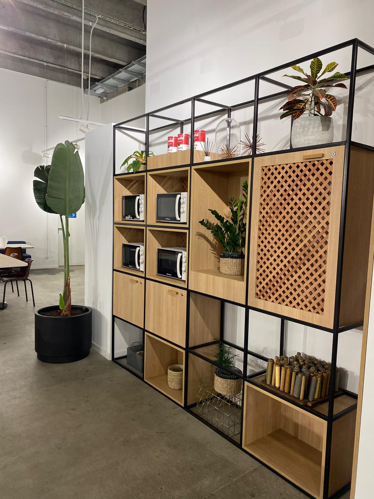 MOBILIARIO MAQUINARIA COMEDORES CAFETERIAS CORNERS EMPLEADOS PARA EMPRESAS DE LA COMUNIDAD DE MADRID Y EN EL RESTO DE ESPAÑA. DISEÑO INSTALACIÓN MONTAJE DE COMEDORES DE EMPRESAS EMPLEADOS. PROYECTOS INTEGRALES ZONAS DESCANSO EMPLEADOS EMPRESAS MULTINACIONALES. PROYECTOS DE BARRAS CAFETERÍAS BARES COMEDORES DE EMPRESA EMPLEADOS MADRID. PROYECTOS PARA CORNERS EMPRESAS EMPLEADOS EN MADRID Y TODA ESPAÑA. MOBILIARIO MAQUINARIA COMEDORES CAFETERÍAS EMPLEADOS EN LA COMUNIDAD DE MADRID Y EN EL RESTO DE ESPAÑA. DISEÑO FABRICACIÓN DE MOBILIARIO Y MAQUINARIA A MEDIDA PARA CORNERS DE COMEDORES Y ZONAS DE DESCANSO DE EMPLEADOS EN EMPRESAS E INCLUSO CON COCINAS PROFESIONALES. FABRICACIÓN Y MONTAJE DE ZONAS DE DESCANSO CORNER CAFETERÍA COMEDORES PARA EMPLEADOS DE MULTINACIONAL. MOBILIARIO MAQUINARIA BARRA CAMARAS FRÍO A MEDIDA PERSONALIZADA EN ACERO INOXIDABLE. Aceroinnova ha realizado el proyecto integral para la zona de descanso córner cafetería comedor de empleados de la sede central de una multinacional situada en Madrid. Aceroinnova ha llevado a cabo todo el diseño fabricación instalación montaje del mobiliario maquinaria instalaciones accesorias y decoración interiorismo del comedor. Además Aceroinnova ha creado infografías 3D para mostrar dicho proyecto basándonos en nuestro mismos planos realizados con nuestro departamento de decoración interiorismo orientado a hostelería. Somos especialistas en asesoramiento, montaje y puesta en marcha de restaurantes, negocios de hostelería restauración. Consúltenos su proyecto y le ayudaremos a llevarlo a cabo con éxito. Realizamos proyectos llave en mano de restaurantes, bares, buffets bufés bufets, comedores de empresas y públicos. Además, nuestro departamento de decoración especializado en hostelería le propondrá la mejor imagen para su negocio, incluyendo su visualizado en tres dimensiones 3D. #CafeteríasEmpleados #BaresEmpleados #ConersEmpresas #InstaladoresSalasDescandoEmpleados #MontajeCafeteríasEmpresas #DiseñoZonasDescansoEmpleados #CornerCafeteríaEmpleados #ComedoresEmpresas #MobiliarioAceroInoxidableHostelería #MobiliarioHostelería #MaquinariaHostelería #ComedoresEmpleados #ProyectosCafeterías DISEÑO FABRICACIÓN INSTALACIÓN Y MONTAJE DE ZONA DE DESCANSO CORNER CAFETERÍA COMEDOR PARA EMPLEADOS DE MULTINACIONAL. MOBILIARIO MAQUINARIA BARRA CAMARAS FRÍO A MEDIDA PERSONALIZADA EN ACERO INOXIDABLE. #InstaladoresSalasDescandoEmpleados #MontajeCafeteríasEmpresas #DiseñoZonasDescansoEmpleados #CornerCafeteríaEmpleados #ComedoresEmpresas #mobiliarioaceroinoxidablehostelería ACEROINNOVA CB. Tel. Oficina: 91 138 56 18. Tel. Móvil: 629 03 41 06 / 630 23 00 67. Email: info@aceroinnova.com . Dirección: C/ Pico Almanzor, 56. Pol. Industrial “Los Linares” Humanes de Madrid (Madrid). https://www.aceroinnova.com/blog-aceroinnova-servicio-integral-hosteleria