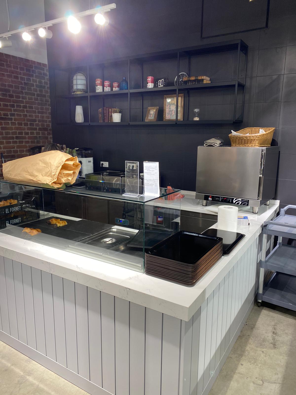 MOBILIARIO MAQUINARIA COMEDORES CAFETERIAS CORNERS EMPLEADOS PARA EMPRESAS DE LA COMUNIDAD DE MADRID Y EN EL RESTO DE ESPAÑA. DISEÑO INSTALACIÓN MONTAJE DE COMEDORES DE EMPRESAS EMPLEADOS. PROYECTOS INTEGRALES ZONAS DESCANSO EMPLEADOS EMPRESAS MULTINACIONALES. PROYECTOS DE BARRAS CAFETERÍAS BARES COMEDORES DE EMPRESA EMPLEADOS MADRID. PROYECTOS PARA CORNERS EMPRESAS EMPLEADOS EN MADRID Y TODA ESPAÑA. MOBILIARIO MAQUINARIA COMEDORES CAFETERÍAS EMPLEADOS EN LA COMUNIDAD DE MADRID Y EN EL RESTO DE ESPAÑA. DISEÑO FABRICACIÓN DE MOBILIARIO Y MAQUINARIA A MEDIDA PARA CORNERS DE COMEDORES Y ZONAS DE DESCANSO DE EMPLEADOS EN EMPRESAS E INCLUSO CON COCINAS PROFESIONALES. FABRICACIÓN Y MONTAJE DE ZONAS DE DESCANSO CORNER CAFETERÍA COMEDORES PARA EMPLEADOS DE MULTINACIONAL. MOBILIARIO MAQUINARIA BARRA CAMARAS FRÍO A MEDIDA PERSONALIZADA EN ACERO INOXIDABLE. Aceroinnova ha realizado el proyecto integral para la zona de descanso córner cafetería comedor de empleados de la sede central de una multinacional situada en Madrid. Aceroinnova ha llevado a cabo todo el diseño fabricación instalación montaje del mobiliario maquinaria instalaciones accesorias y decoración interiorismo del comedor. Además Aceroinnova ha creado infografías 3D para mostrar dicho proyecto basándonos en nuestro mismos planos realizados con nuestro departamento de decoración interiorismo orientado a hostelería. Somos especialistas en asesoramiento, montaje y puesta en marcha de restaurantes, negocios de hostelería restauración. Consúltenos su proyecto y le ayudaremos a llevarlo a cabo con éxito. Realizamos proyectos llave en mano de restaurantes, bares, buffets bufés bufets, comedores de empresas y públicos. Además, nuestro departamento de decoración especializado en hostelería le propondrá la mejor imagen para su negocio, incluyendo su visualizado en tres dimensiones 3D. #CafeteríasEmpleados #BaresEmpleados #ConersEmpresas #InstaladoresSalasDescandoEmpleados #MontajeCafeteríasEmpresas #DiseñoZonasDescansoEmpleados #CornerCafeteríaEmpleados #ComedoresEmpresas #MobiliarioAceroInoxidableHostelería #MobiliarioHostelería #MaquinariaHostelería #ComedoresEmpleados #ProyectosCafeterías DISEÑO FABRICACIÓN INSTALACIÓN Y MONTAJE DE ZONA DE DESCANSO CORNER CAFETERÍA COMEDOR PARA EMPLEADOS DE MULTINACIONAL. MOBILIARIO MAQUINARIA BARRA CAMARAS FRÍO A MEDIDA PERSONALIZADA EN ACERO INOXIDABLE. #InstaladoresSalasDescandoEmpleados #MontajeCafeteríasEmpresas #DiseñoZonasDescansoEmpleados #CornerCafeteríaEmpleados #ComedoresEmpresas #mobiliarioaceroinoxidablehostelería ACEROINNOVA CB. Tel. Oficina: 91 138 56 18. Tel. Móvil: 629 03 41 06 / 630 23 00 67. Email: info@aceroinnova.com . Dirección: C/ Pico Almanzor, 56. Pol. Industrial “Los Linares” Humanes de Madrid (Madrid). https://www.aceroinnova.com/blog-aceroinnova-servicio-integral-hosteleria