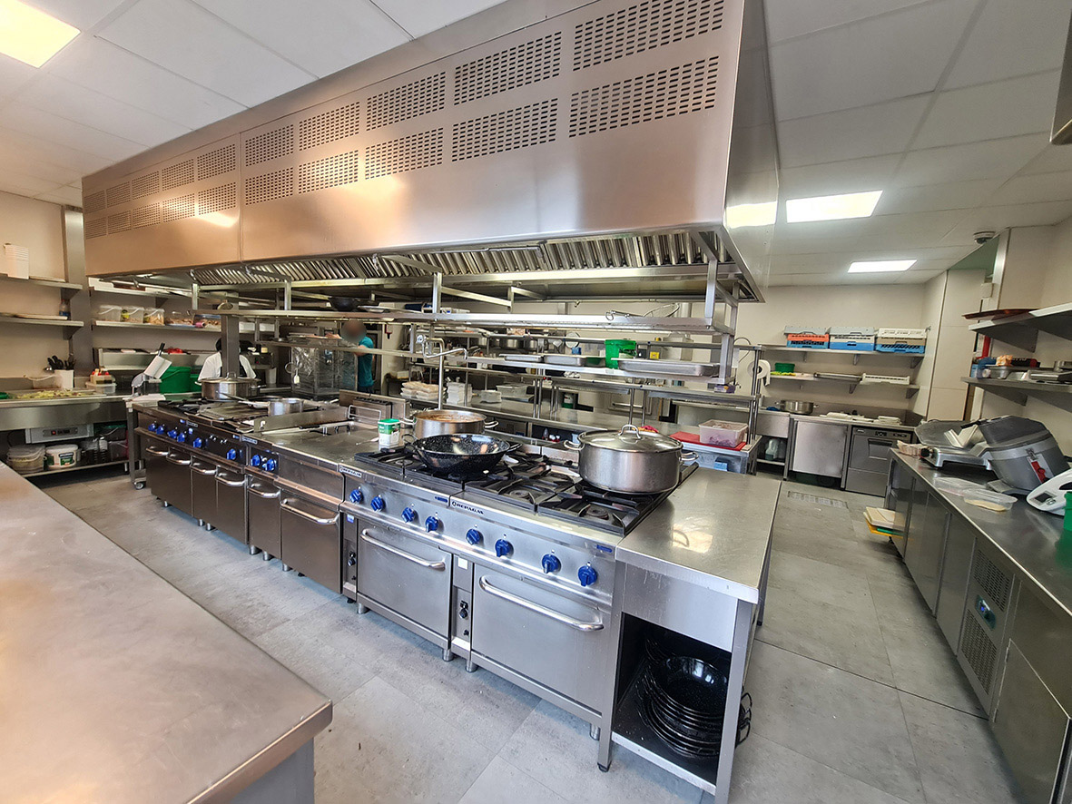 MOBILIARIO Y MAQUINARIA A MEDIDA PERSONALIZADA PARA SALAS DE COCINAS DE RESTAURANTES HOTELES BARES EN MADRID ESPAÑA. SUMINISTROS PARA EMPRESAS NEGOCIOS DE RESTAURACIÓN. MUEBLES MAQUINARIA EN ACERO INOXIDABLE PARA HOSTELERIA HORECA. REFORMAS INTEGRALES DE RESTAURANTES. INSTALACIÓN MONTAJE DE COCINAS INTEGRALES PARA RESTAURANTES HOTELES BARES EN MADRID ESPAÑA. PROYECTOS DE COCINAS A MEDIDA PERSONALIZADOS CON MOBILIARIO Y MAQUINARIA PARA HOSTELERIA HORECA. REFORMAS DE COCINAS DE RESTAURANTES. PROYECTOS INTEGRALES DE COCINAS INDUSTRIALES CON MOBILIARIO Y MAQUINARIA PROFESIONAL A MEDIDA Y PERSONALIZADA. ESTAMOS ESPECIALIZADOS EN COCINAS MODULARES CON SISTEMA MONOBLOCK PARA HOSTELERIA HORECA RESTAURANTES BARES HOTELES COMEDORES Y TAMBIÉN PARA PARTICULARES HOGARES CHALETS CASAS. FABRICA COCINAS GAMA ALTA PREMIUM LUJO EN MADRID (CONSÚLTENOS). FABRICANTES INSTALADORES DE COCINAS EN MADRID. PROYECTOS INTEGRALES DE SALAS DE COCINAS TANTO PARA HOGARES COMO PARA RESTAURANTES HOTELES BARES BUFFETS. INSTALADORES MONTADORES DE MAQUINARIA Y MOBILIARIO EN ACERO INOX A MEDIDA PERSONALIZADOS. FABRICACIÓN A MEDIDA DE COCINAS MONOBLOCK INDUSTRIALES PROFESIONALES CON MOBILIARIO Y MAQUINARIA EN ACERO INOXIDABLE. FABRICANTES DE COCINAS PARA HOSTELERIA HORECA HOTELES RESTAURANTES BARES TERRAZAS. PROYECTOS Y REFORMAS PARA HOSTELERÍA. COCINAS MODULARES HOSTELERÍA.