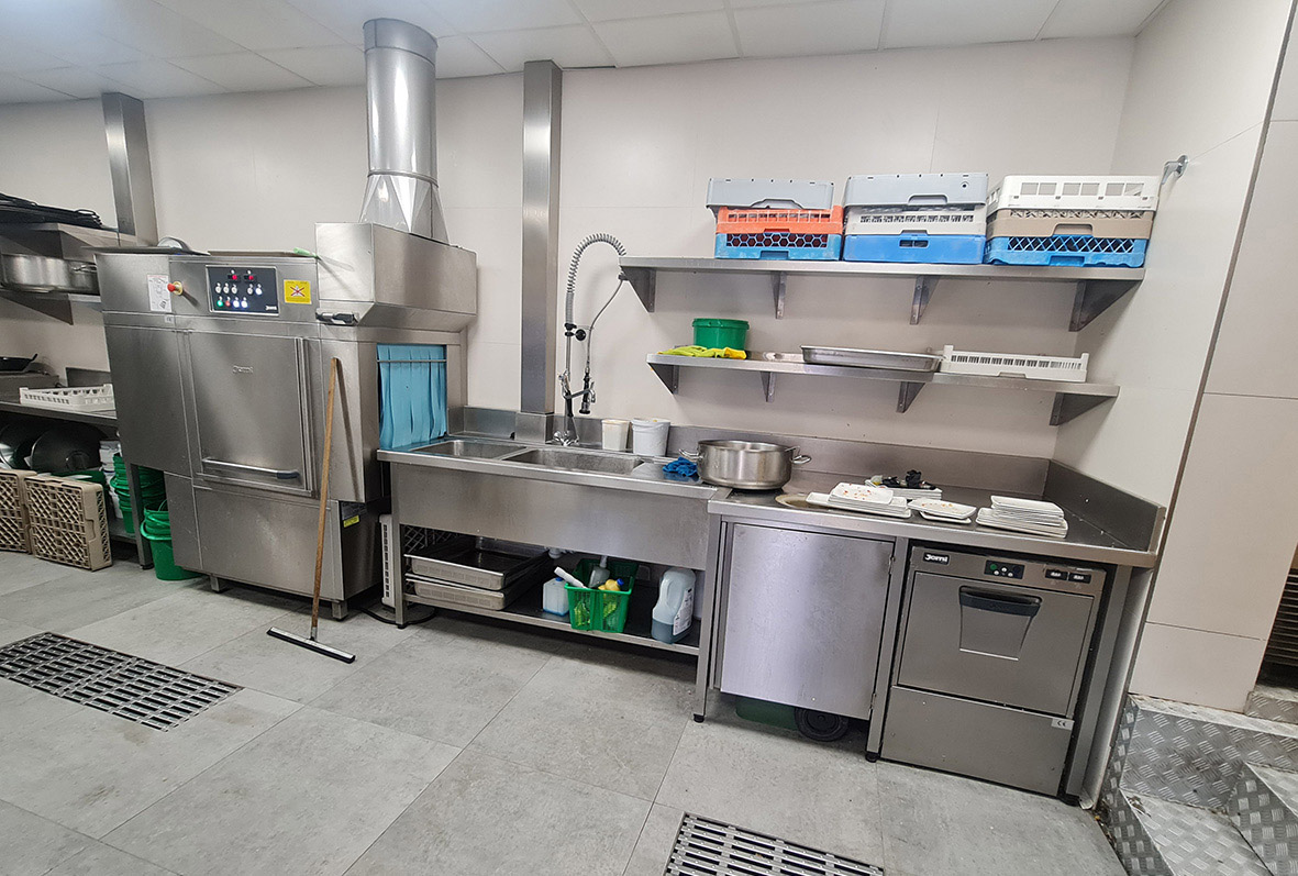 MOBILIARIO Y MAQUINARIA A MEDIDA PERSONALIZADA PARA SALAS DE COCINAS DE RESTAURANTES HOTELES BARES EN MADRID ESPAÑA. SUMINISTROS PARA EMPRESAS NEGOCIOS DE RESTAURACIÓN. MUEBLES MAQUINARIA EN ACERO INOXIDABLE PARA HOSTELERIA HORECA. REFORMAS INTEGRALES DE RESTAURANTES. INSTALACIÓN MONTAJE DE COCINAS INTEGRALES PARA RESTAURANTES HOTELES BARES EN MADRID ESPAÑA. PROYECTOS DE COCINAS A MEDIDA PERSONALIZADOS CON MOBILIARIO Y MAQUINARIA PARA HOSTELERIA HORECA. REFORMAS DE COCINAS DE RESTAURANTES. PROYECTOS INTEGRALES DE COCINAS INDUSTRIALES CON MOBILIARIO Y MAQUINARIA PROFESIONAL A MEDIDA Y PERSONALIZADA. ESTAMOS ESPECIALIZADOS EN COCINAS MODULARES CON SISTEMA MONOBLOCK PARA HOSTELERIA HORECA RESTAURANTES BARES HOTELES COMEDORES Y TAMBIÉN PARA PARTICULARES HOGARES CHALETS CASAS. FABRICA COCINAS GAMA ALTA PREMIUM LUJO EN MADRID (CONSÚLTENOS). FABRICANTES INSTALADORES DE COCINAS EN MADRID. PROYECTOS INTEGRALES DE SALAS DE COCINAS TANTO PARA HOGARES COMO PARA RESTAURANTES HOTELES BARES BUFFETS. INSTALADORES MONTADORES DE MAQUINARIA Y MOBILIARIO EN ACERO INOX A MEDIDA PERSONALIZADOS. FABRICACIÓN A MEDIDA DE COCINAS MONOBLOCK INDUSTRIALES PROFESIONALES CON MOBILIARIO Y MAQUINARIA EN ACERO INOXIDABLE. FABRICANTES DE COCINAS PARA HOSTELERIA HORECA HOTELES RESTAURANTES BARES TERRAZAS. PROYECTOS Y REFORMAS PARA HOSTELERÍA. COCINAS MODULARES HOSTELERÍA.